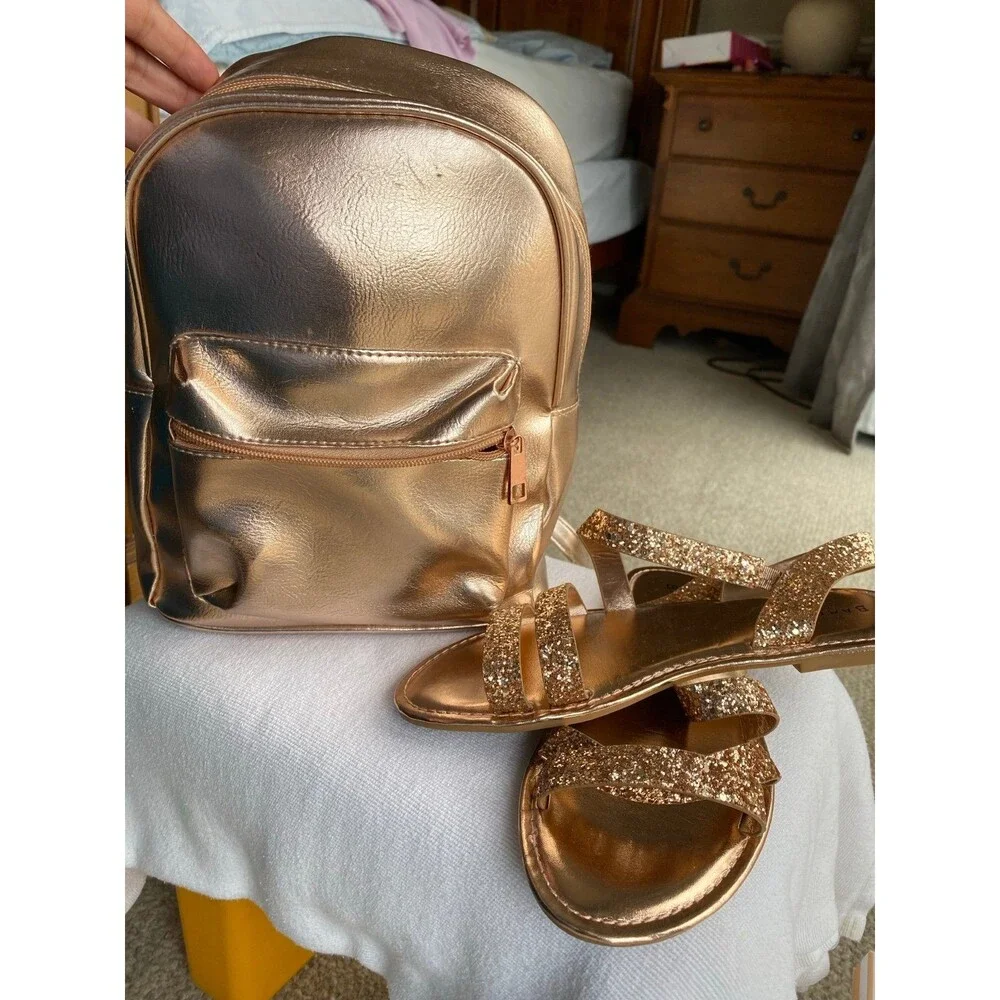 Women's Sandal Rose gold glittery Sandal with back straps for extra grip 8.5 NWT